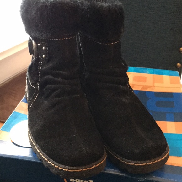 BareTraps Shoes - Ladies black suede ankle boots size8